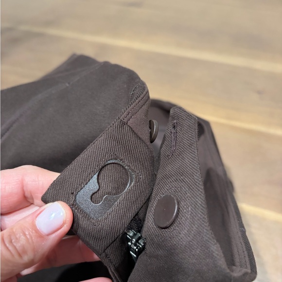 Lululemon Utilitech Relaxed -fit chocolate brown shorts 8 - Picture 5 of 10